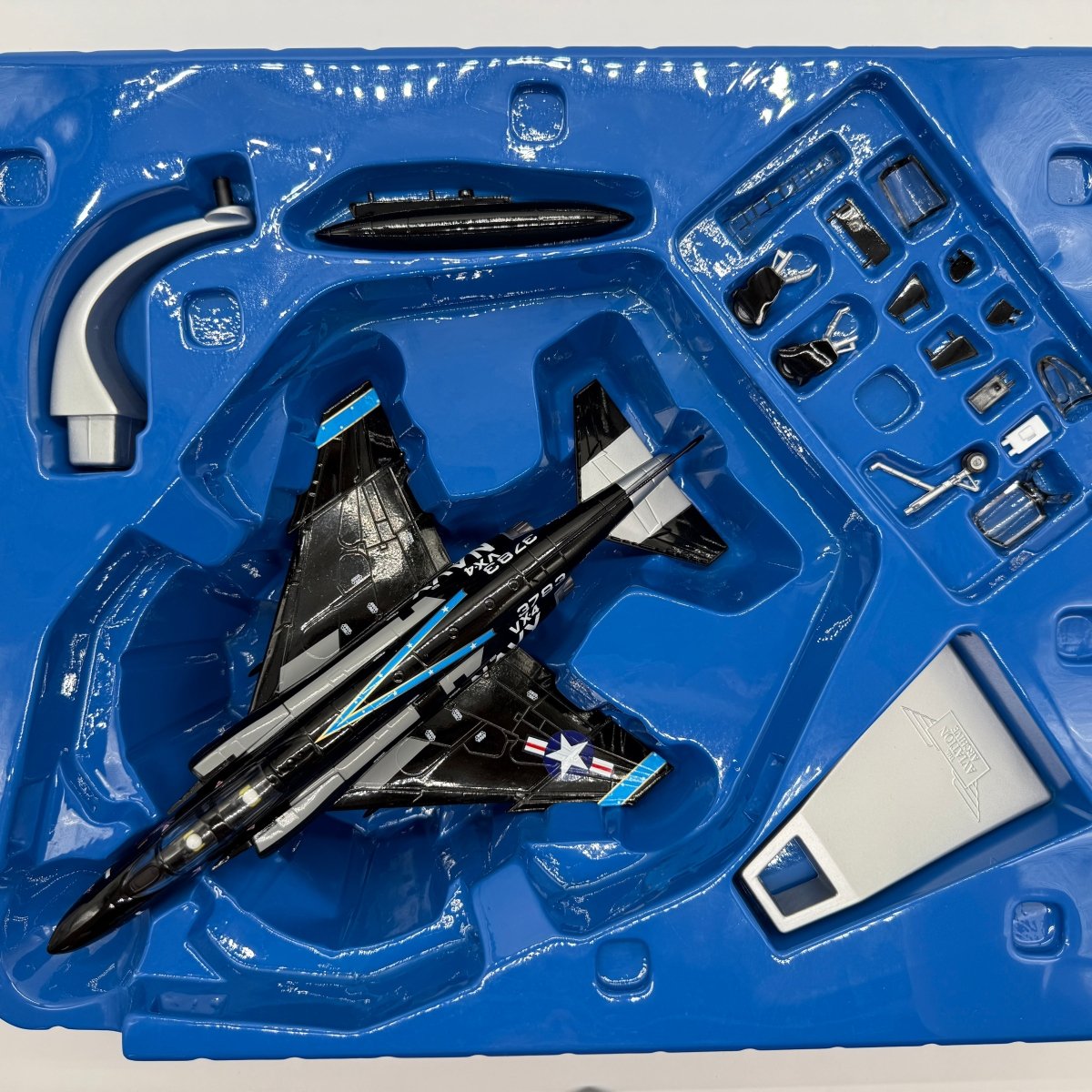 Corgi AA33205 1:72 McDonnell Douglas F-4J Phantom II US Navy VX-4 Vandy 1 Black Bunny NAS Point Mugu 1969 - Corgi