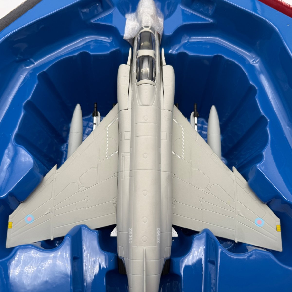 Corgi AA33210 1:72 McDonnell Douglas F - 4J Phantom II RAF No.74 Sqn ZE360 1986 - Corgi