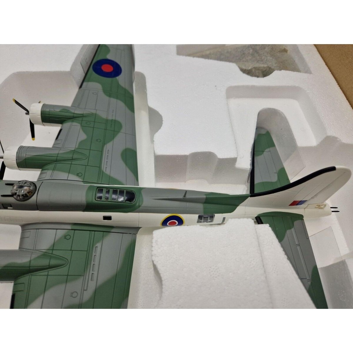 Corgi Aviation Archive 1:72 Boeing B - 17 Fortress IIA FL459, No220 Sq RAF Coastal AA33303 - Corgi