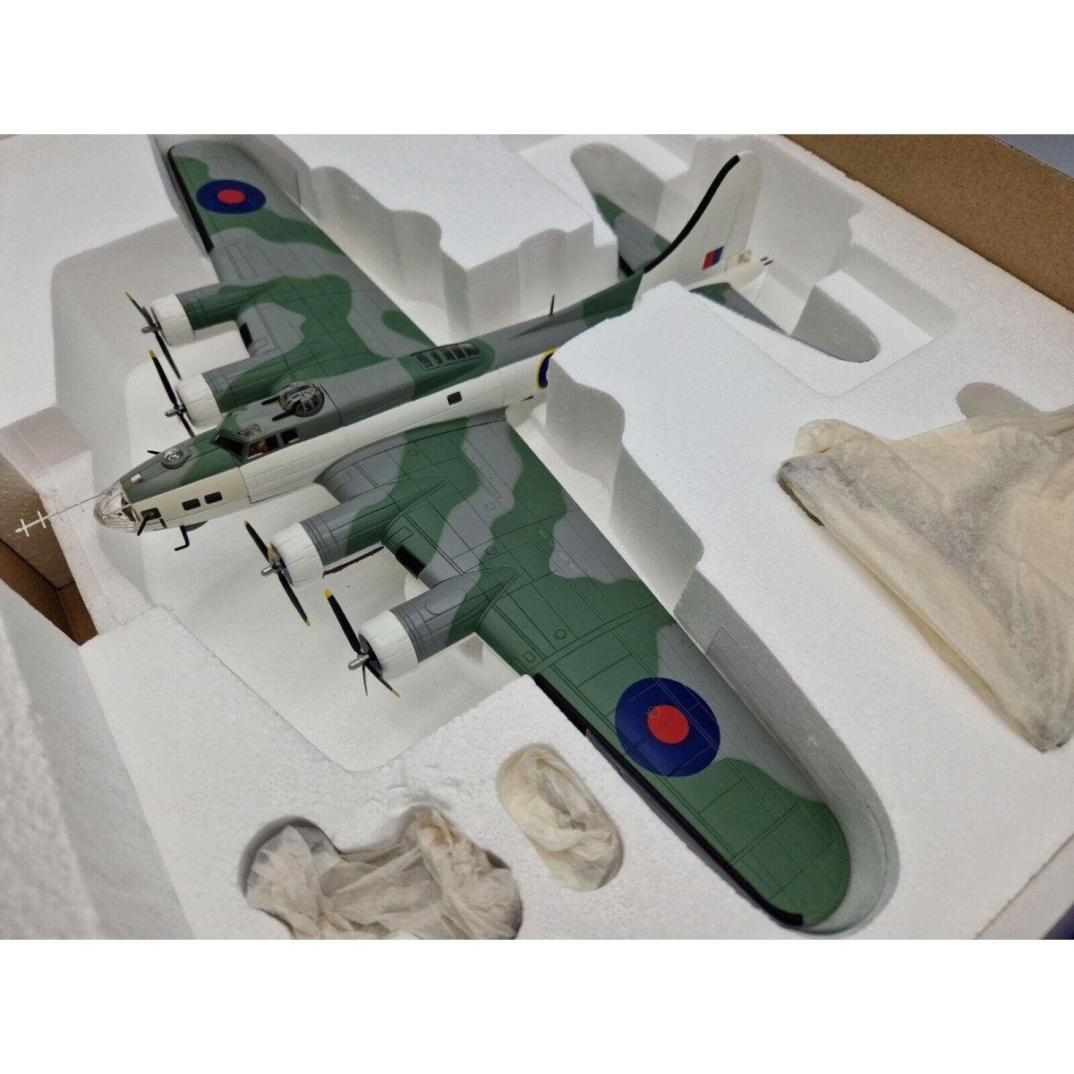 Corgi Aviation Archive 1:72 Boeing B - 17 Fortress IIA FL459, No220 Sq RAF Coastal AA33303 - Corgi