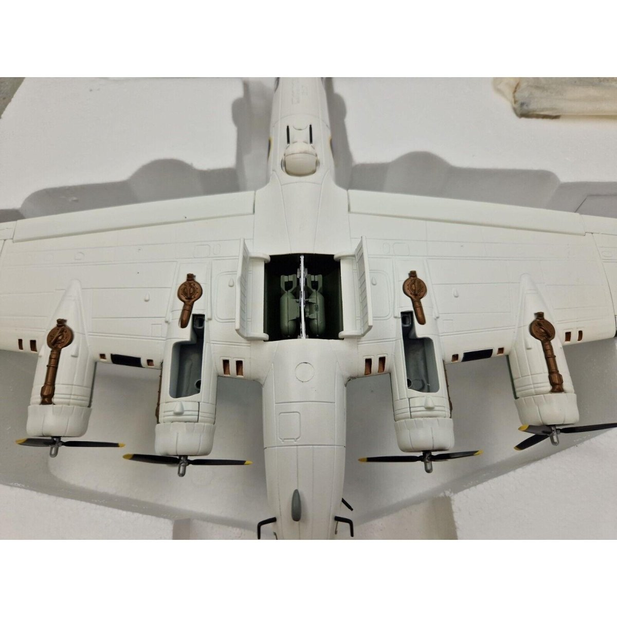 Corgi Aviation Archive 1:72 Boeing B - 17 Fortress IIA FL459, No220 Sq RAF Coastal AA33303 - Corgi