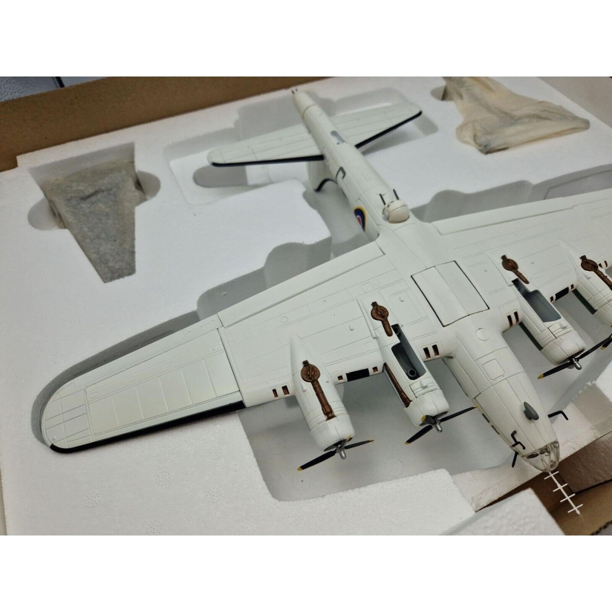 Corgi Aviation Archive 1:72 Boeing B - 17 Fortress IIA FL459, No220 Sq RAF Coastal AA33303 - Corgi