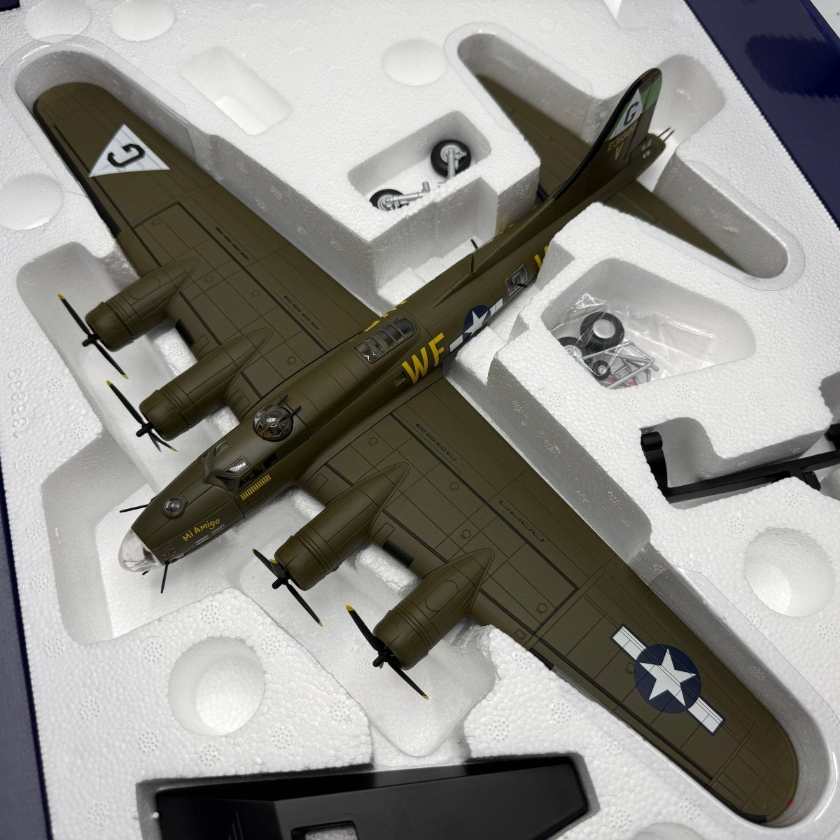 Corgi AA33319 1:72 Boeing B-17G Flying Fortress USAAF 305th BG Mi Amigo WWII 1944 - Corgi