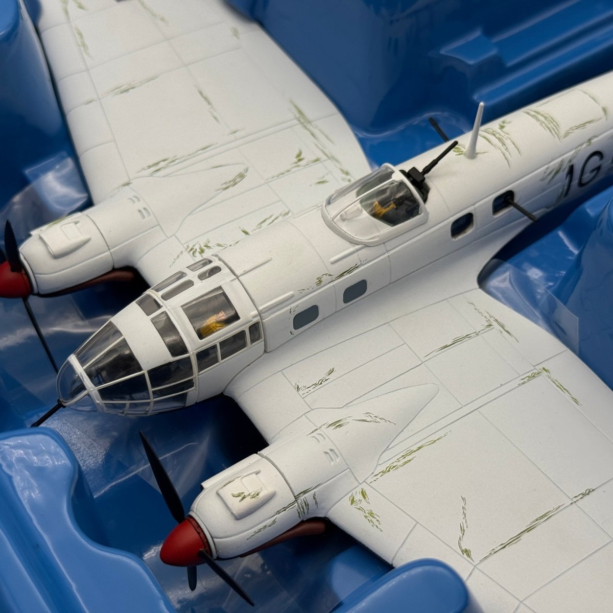 Corgi AA33705 1:72 Heinkel He 111H-6 1G+HK II./KG 27 USSR January 1943 - Corgi