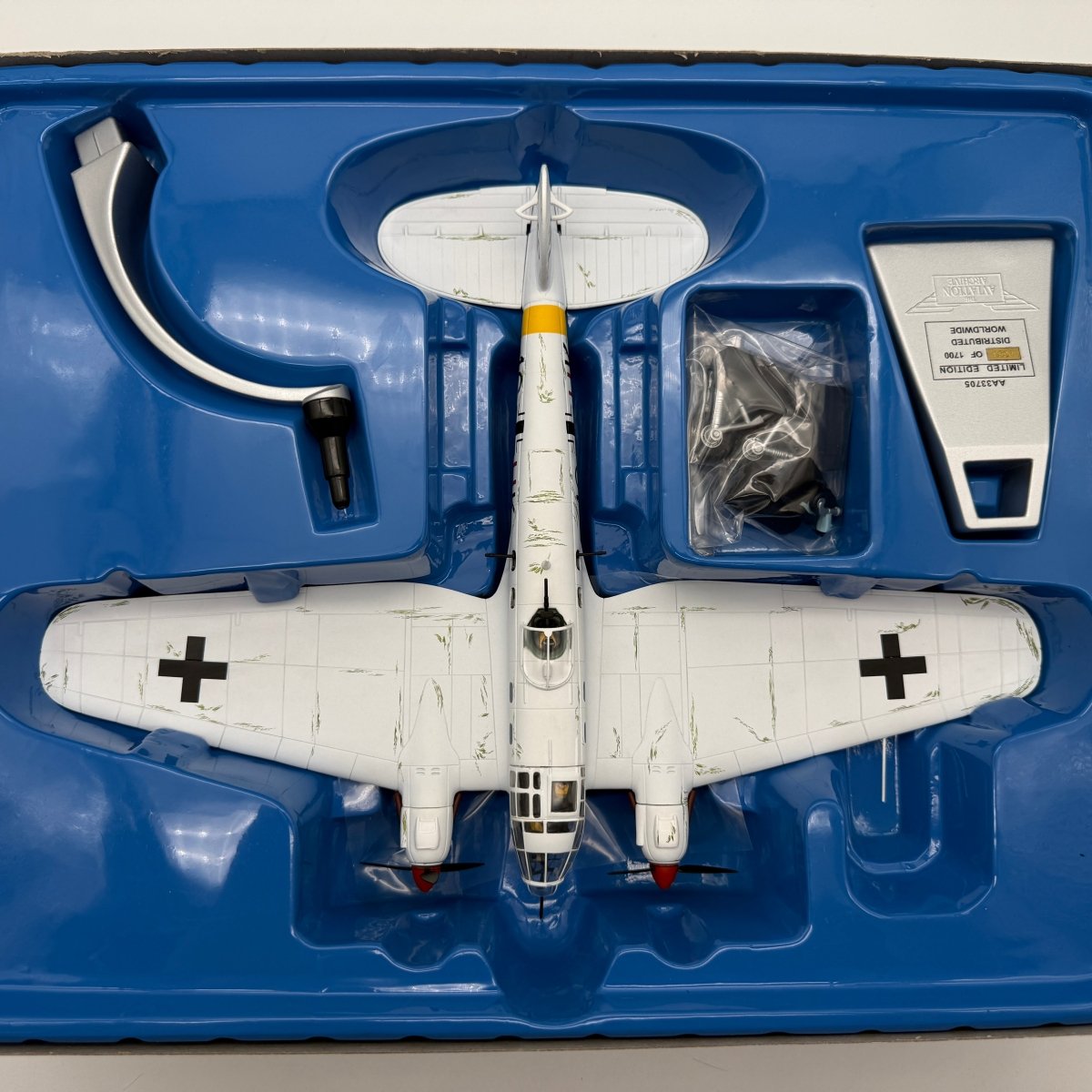 Corgi AA33705 1:72 Heinkel He 111H-6 1G+HK II./KG 27 USSR January 1943 - Corgi