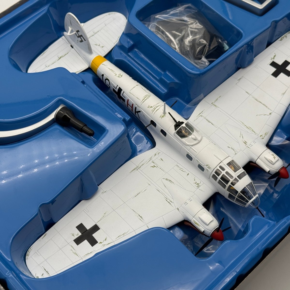 Corgi AA33705 1:72 Heinkel He 111H-6 1G+HK II./KG 27 USSR January 1943 - Corgi