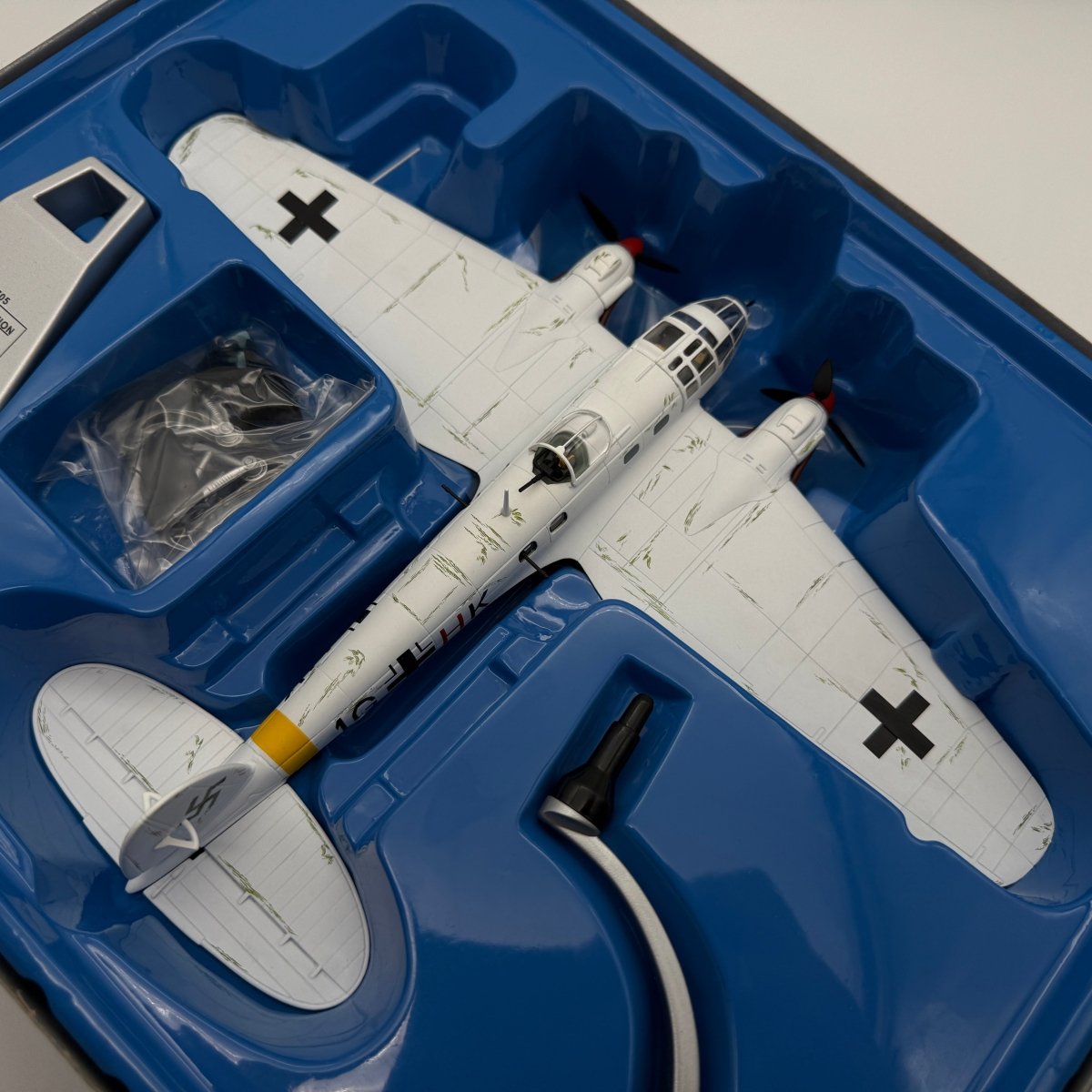 Corgi AA33705 1:72 Heinkel He 111H-6 1G+HK II./KG 27 USSR January 1943 - Corgi