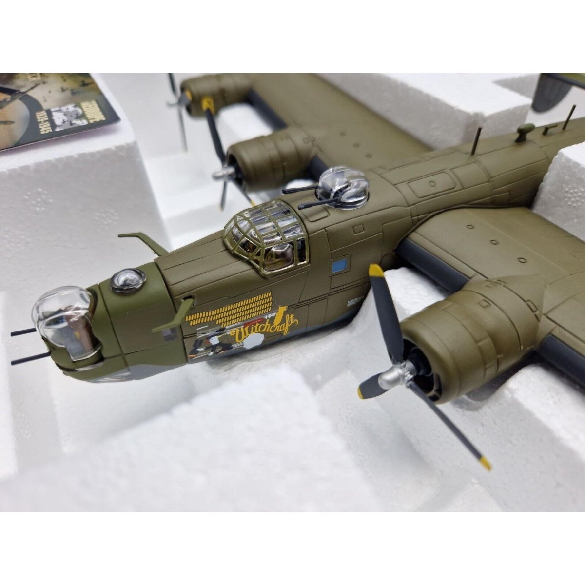 Corgi Aviation Archive 1:72 B - 24H Liberator 'WITCHCRAFT' Diecast AA34019 - Corgi