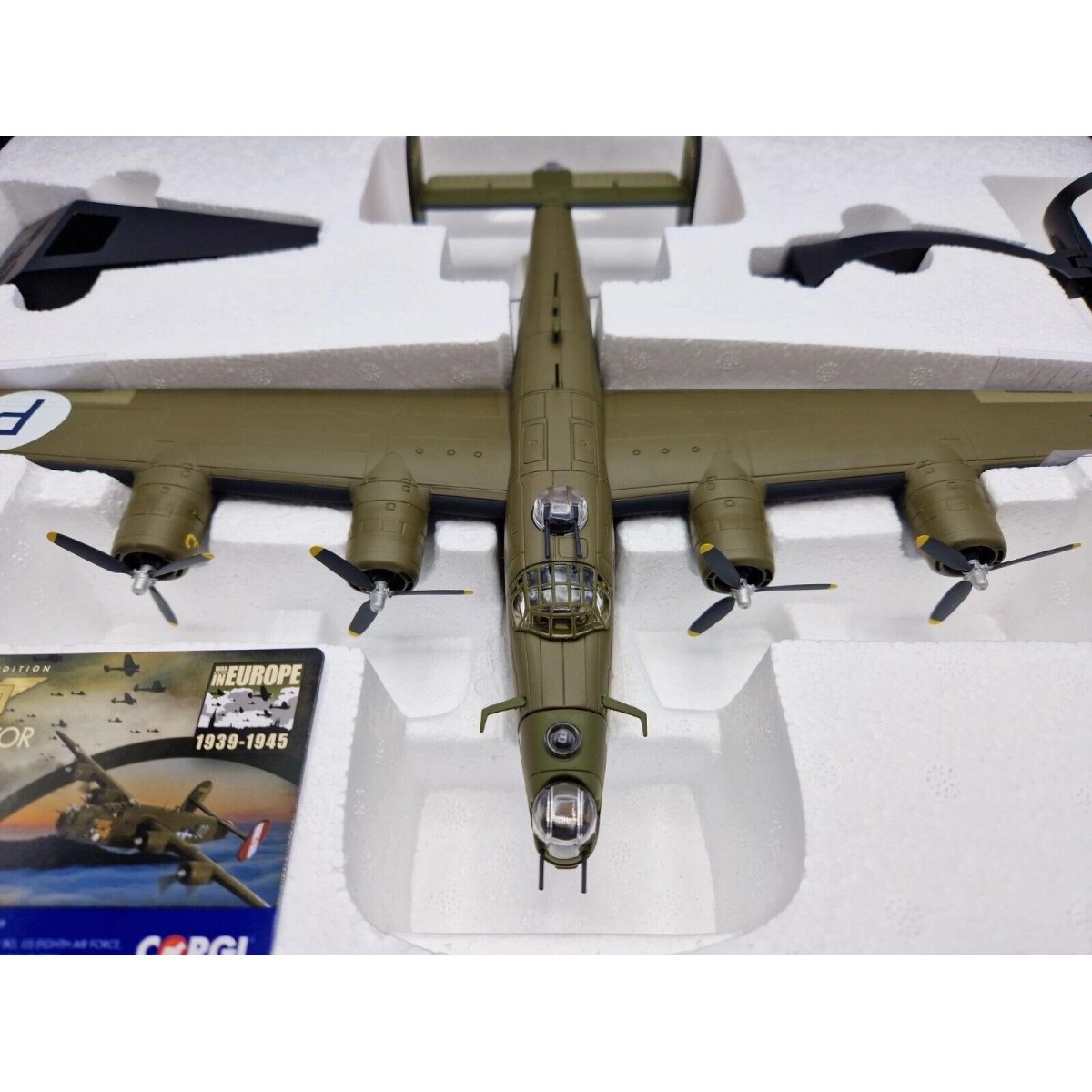 Corgi Aviation Archive 1:72 B - 24H Liberator 'WITCHCRAFT' Diecast AA34019 - Corgi