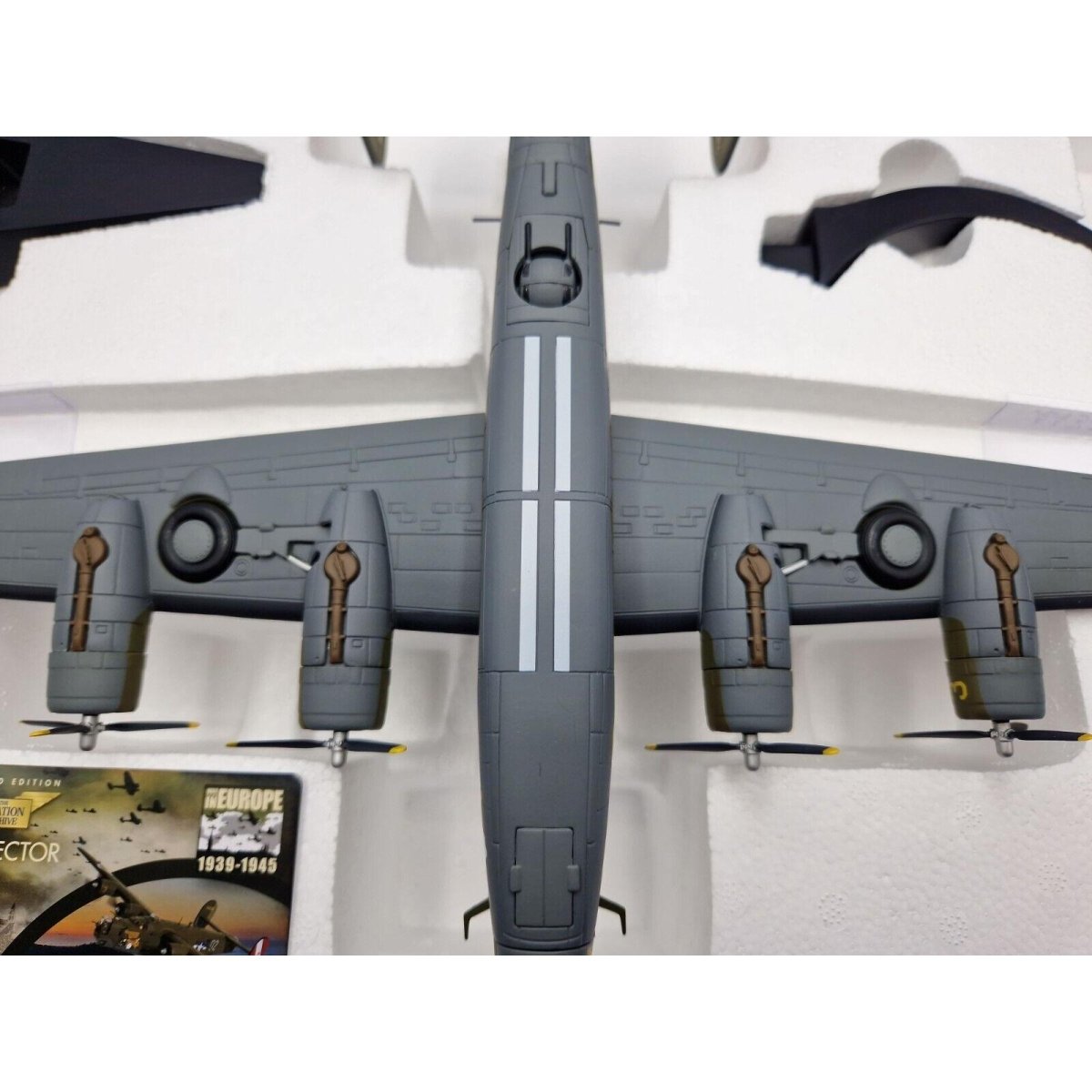 Corgi Aviation Archive 1:72 B - 24H Liberator 'WITCHCRAFT' Diecast AA34019 - Corgi
