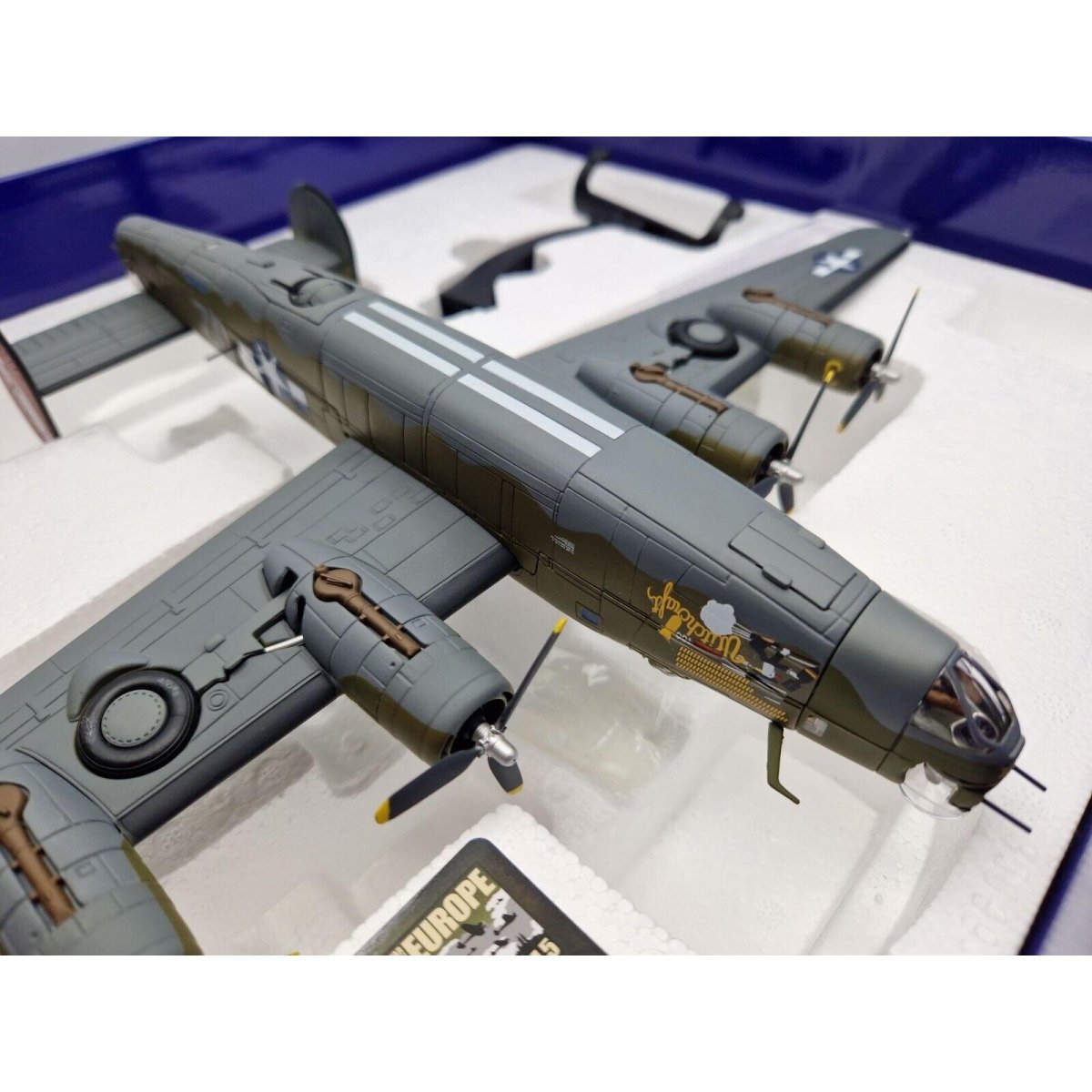 Corgi Aviation Archive 1:72 B - 24H Liberator 'WITCHCRAFT' Diecast AA34019 - Corgi