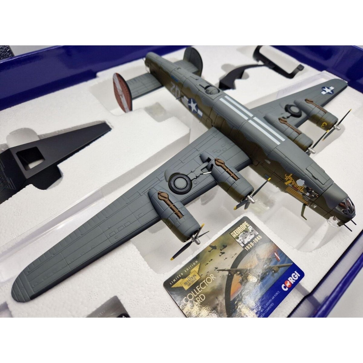 Corgi Aviation Archive 1:72 B - 24H Liberator 'WITCHCRAFT' Diecast AA34019 - Corgi