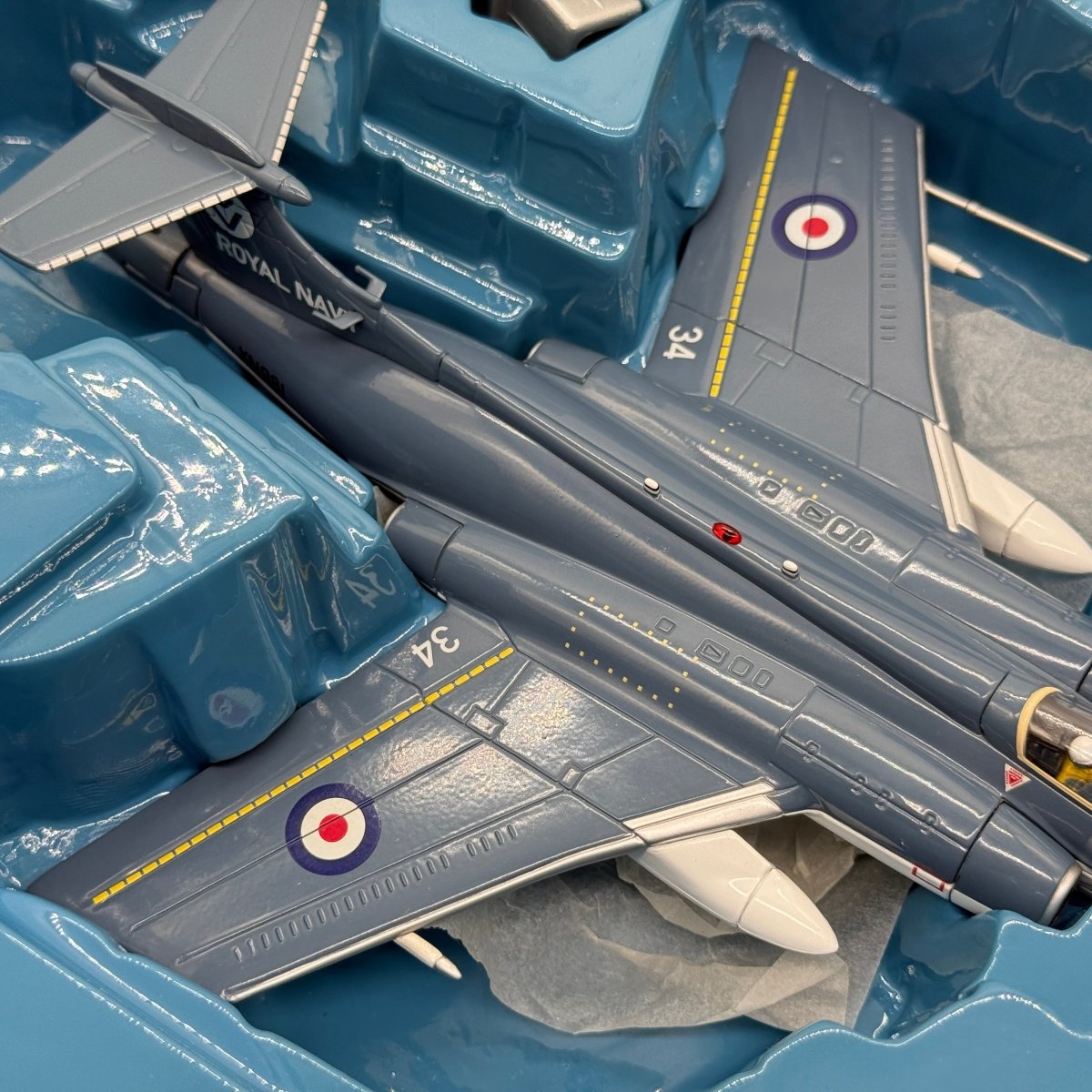 Corgi AA34103 1:72 Blackburn Buccaneer S.Mk 2 Royal Navy No.801 NAS XN981 HMS Victorious 1965 - Corgi