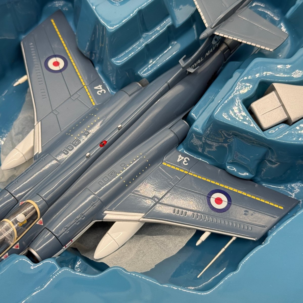 Corgi AA34103 1:72 Blackburn Buccaneer S.Mk 2 Royal Navy No.801 NAS XN981 HMS Victorious 1965 - Corgi