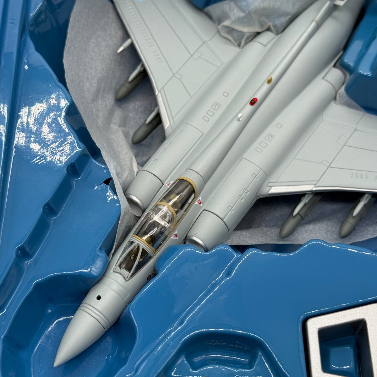 Corgi AA34105 1:72 Blackburn Buccaneer S.Mk 2B RAF No.208 Sqn XX895 RAF Lossiemouth 1993 - Corgi