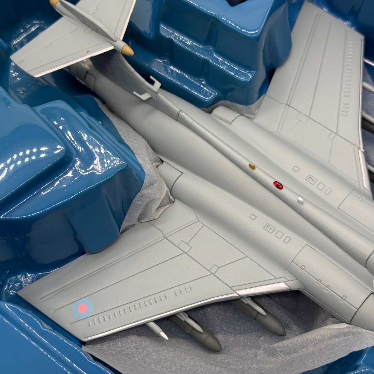 Corgi AA34105 1:72 Blackburn Buccaneer S.Mk 2B RAF No.208 Sqn XX895 RAF Lossiemouth 1993 - Corgi