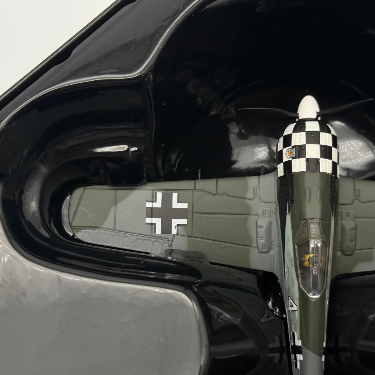 Corgi AA34313 1:72 Focke - Wulf Fw 190A Luftwaffe 1./JG 1 Schiphol 1943 - Corgi