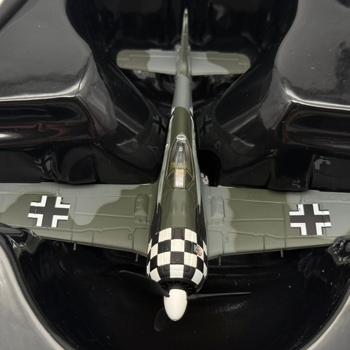 Corgi AA34313 1:72 Focke - Wulf Fw 190A Luftwaffe 1./JG 1 Schiphol 1943 - Corgi