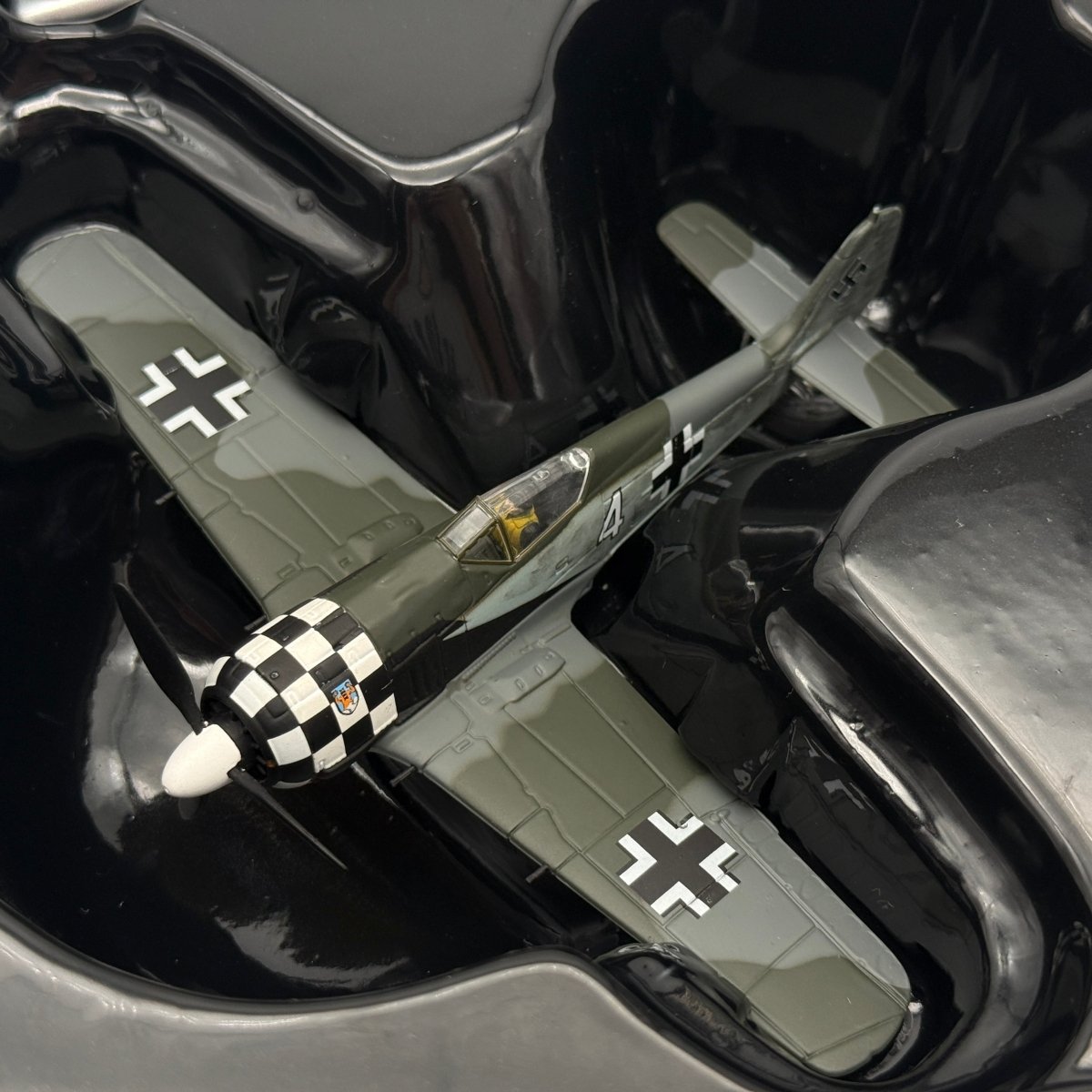 Corgi AA34313 1:72 Focke - Wulf Fw 190A Luftwaffe 1./JG 1 Schiphol 1943 - Corgi