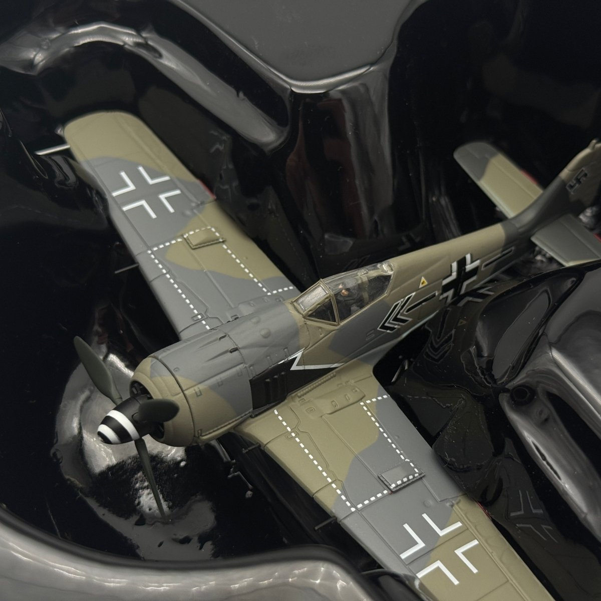 Corgi AA34315 1:72 Focke - Wulf Fw 190A Luftwaffe JG 2 Kurt Buhligen France 1944 - Corgi