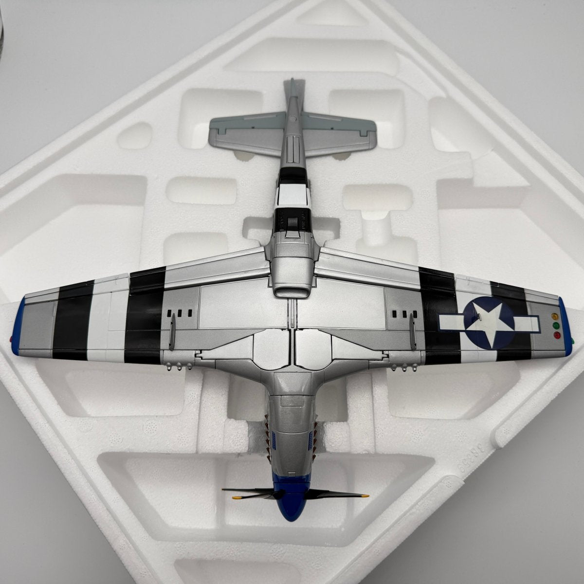 Corgi AA34404 1:32 P - 51D Mustang USAAF 3rd ACG Jumpin' Jaques - Corgi