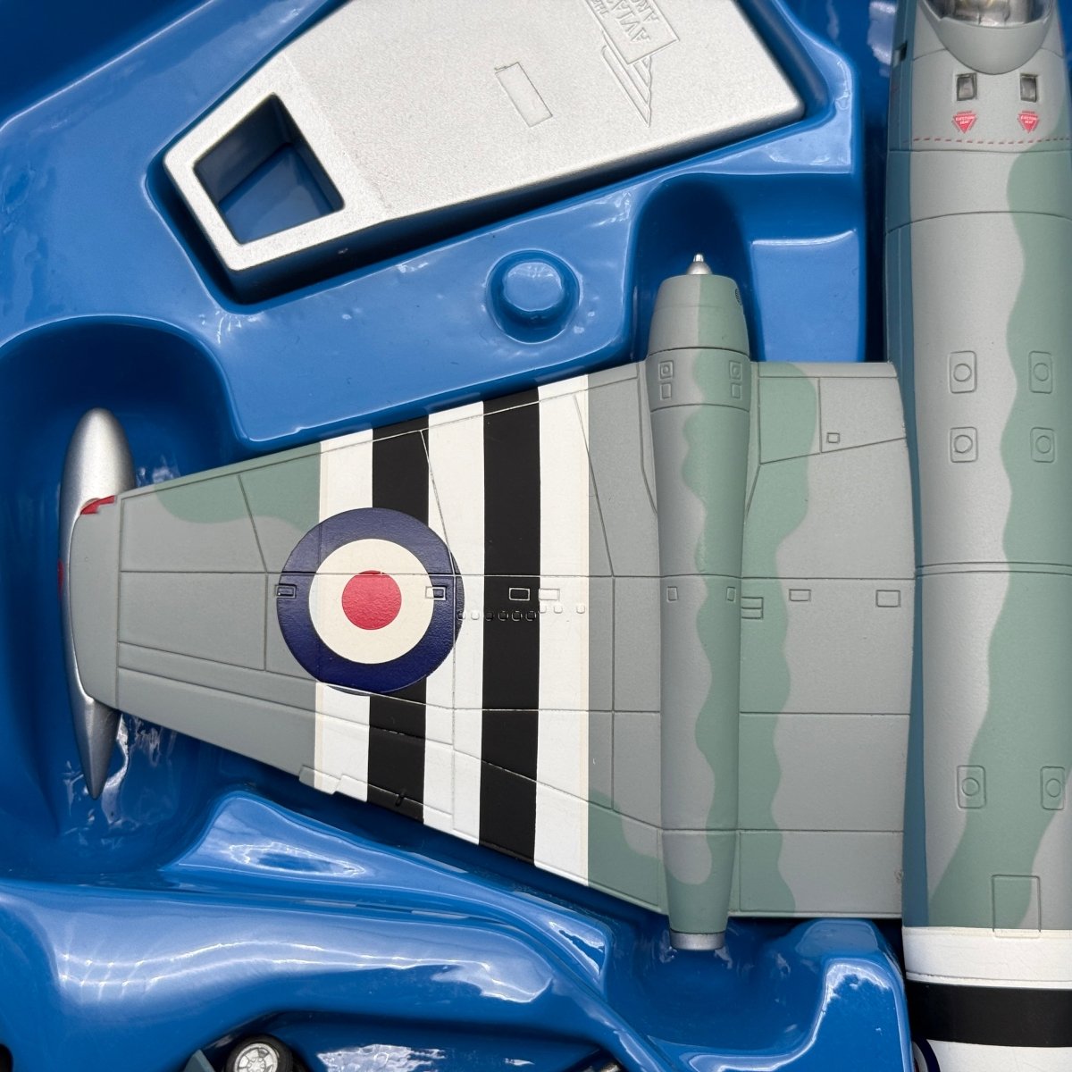 Corgi AA34701 1:72 English Electric Canberra B.Mk 2 WH640 10 Sqn Suez 1956 - Corgi