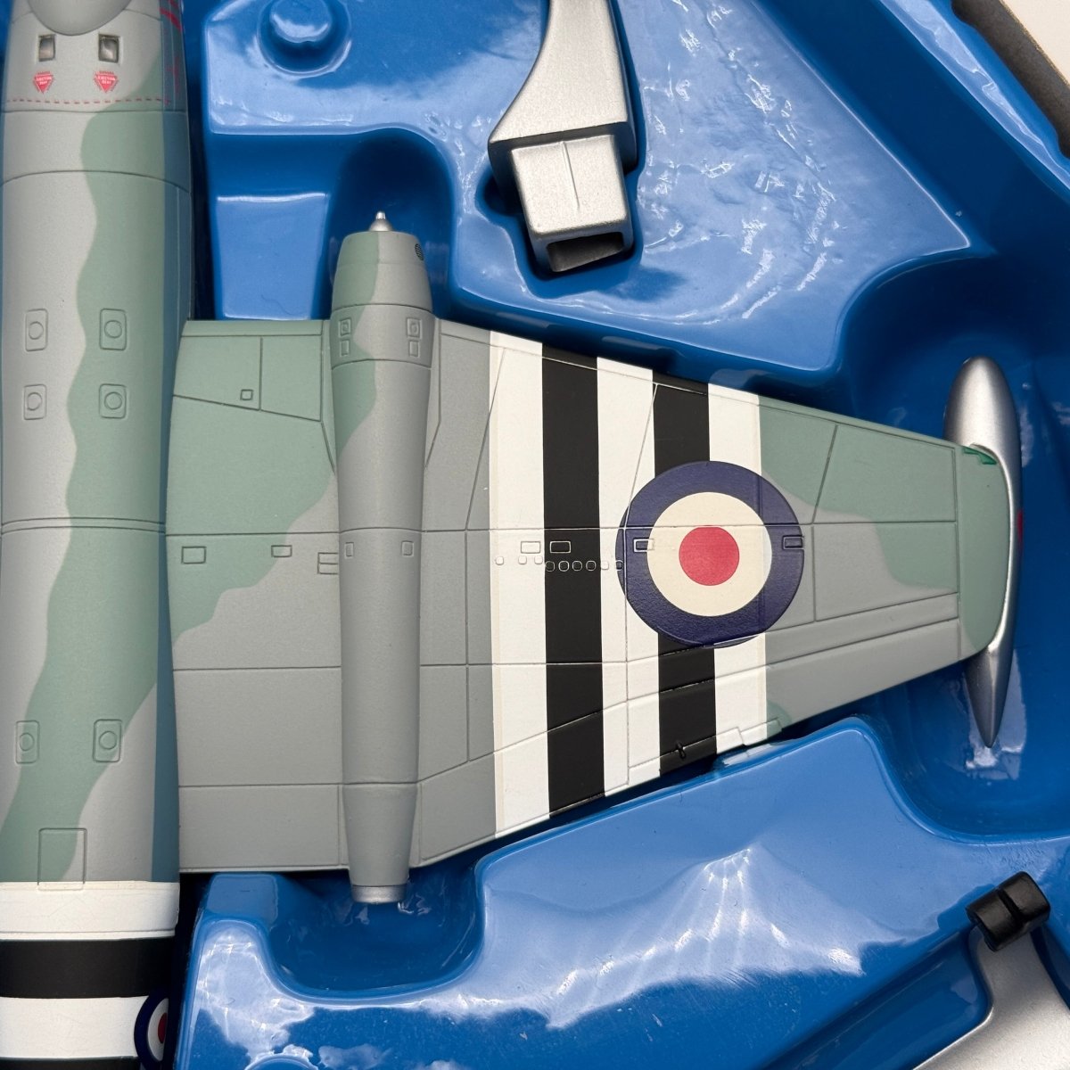 Corgi AA34701 1:72 English Electric Canberra B.Mk 2 WH640 10 Sqn Suez 1956 - Corgi