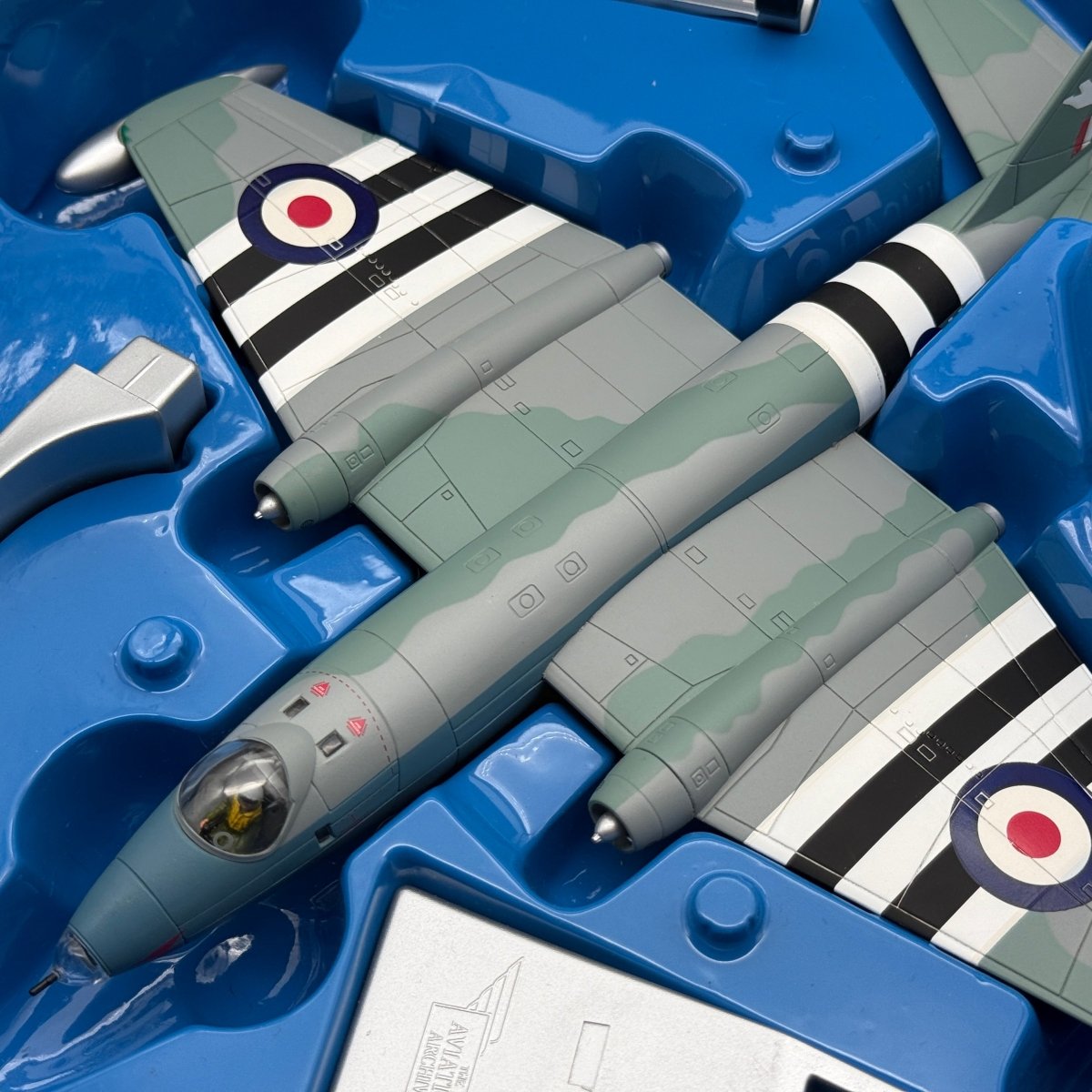 Corgi AA34701 1:72 English Electric Canberra B.Mk 2 WH640 10 Sqn Suez 1956 - Corgi