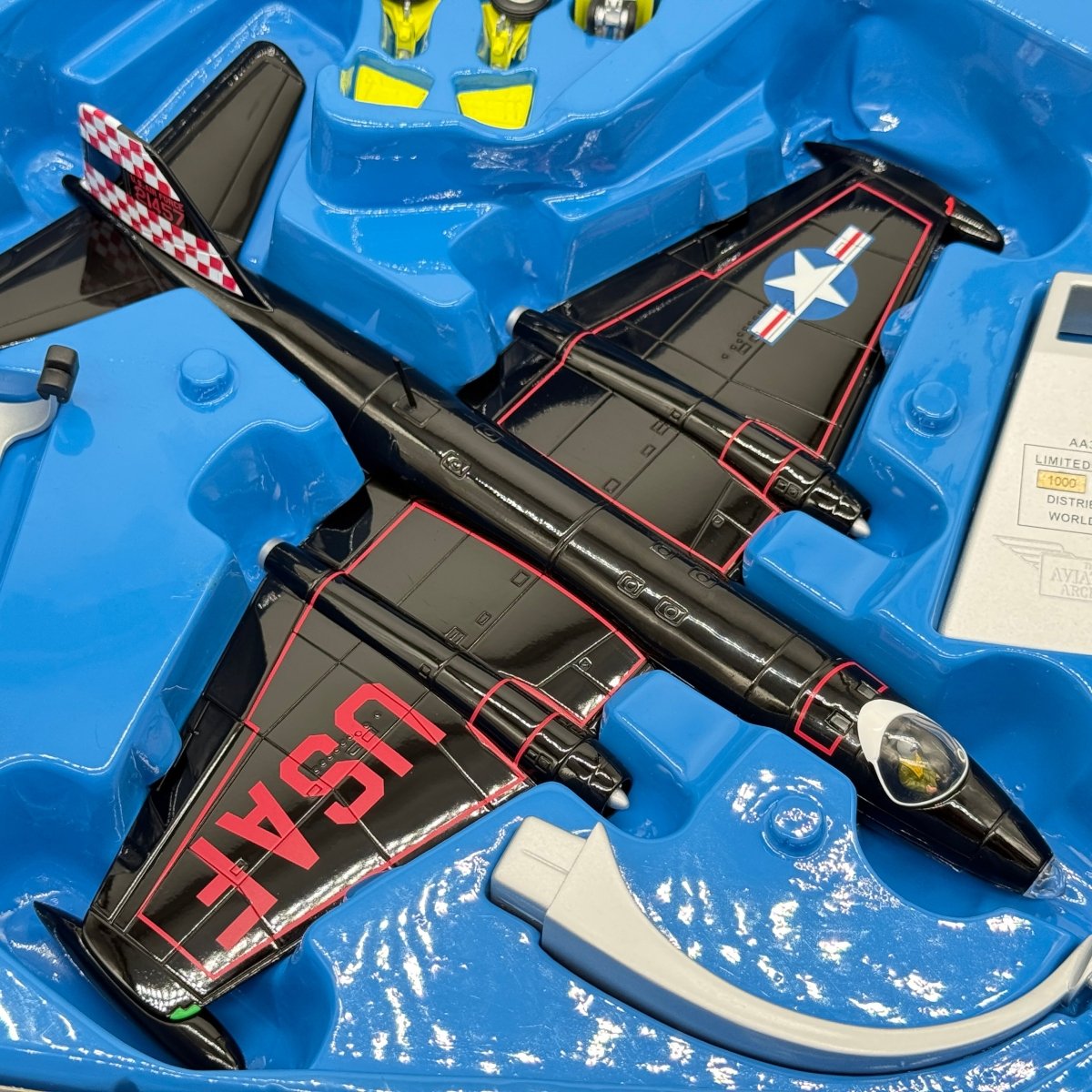 Corgi AA34702 1:72 Martin RB-57 Canberra USAF 363rd TRW Shaw AFB - Corgi