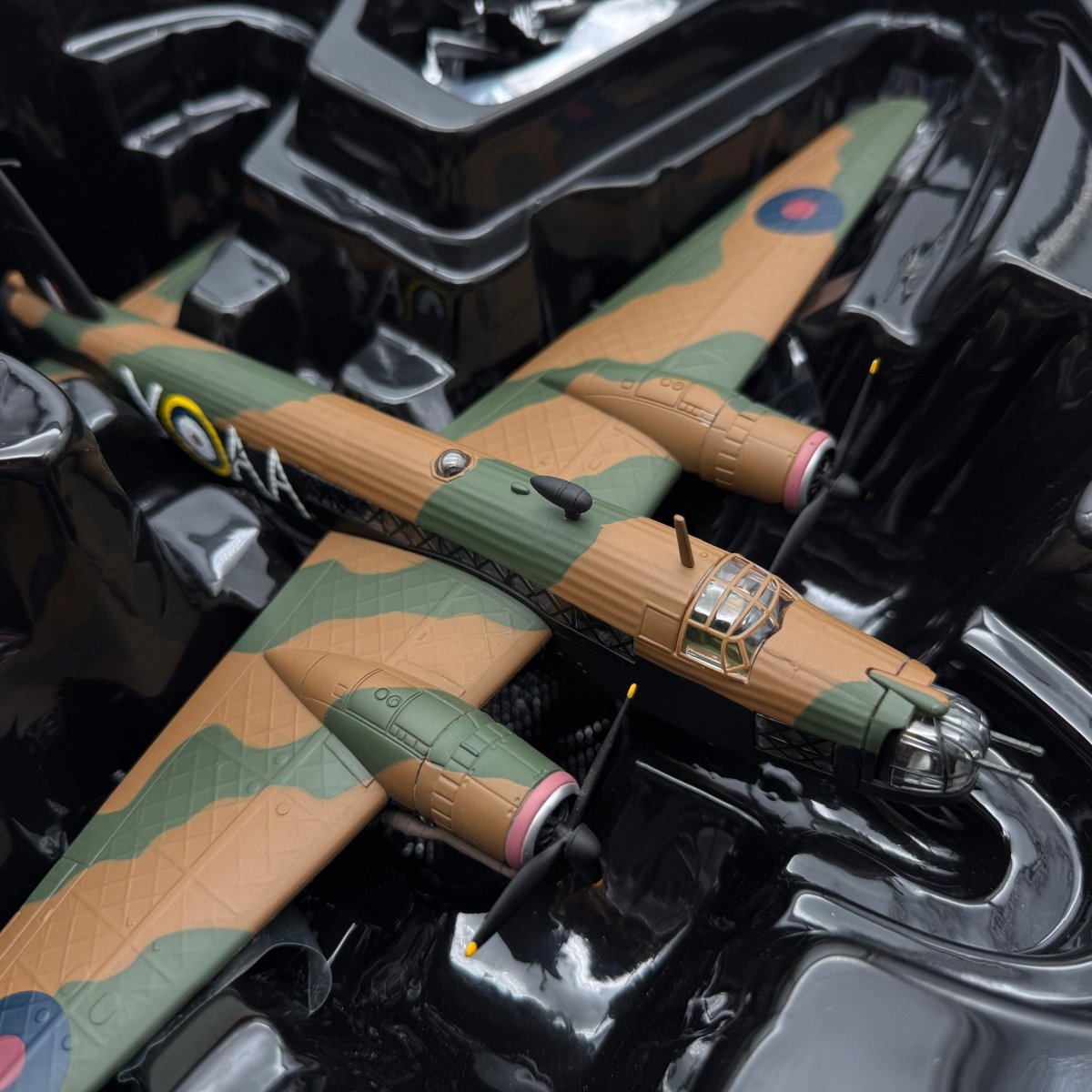 Corgi AA34811 1:72 Vickers Wellington Mk Ic R1162 75 NZ Sqn Feltwell 1941 - Corgi