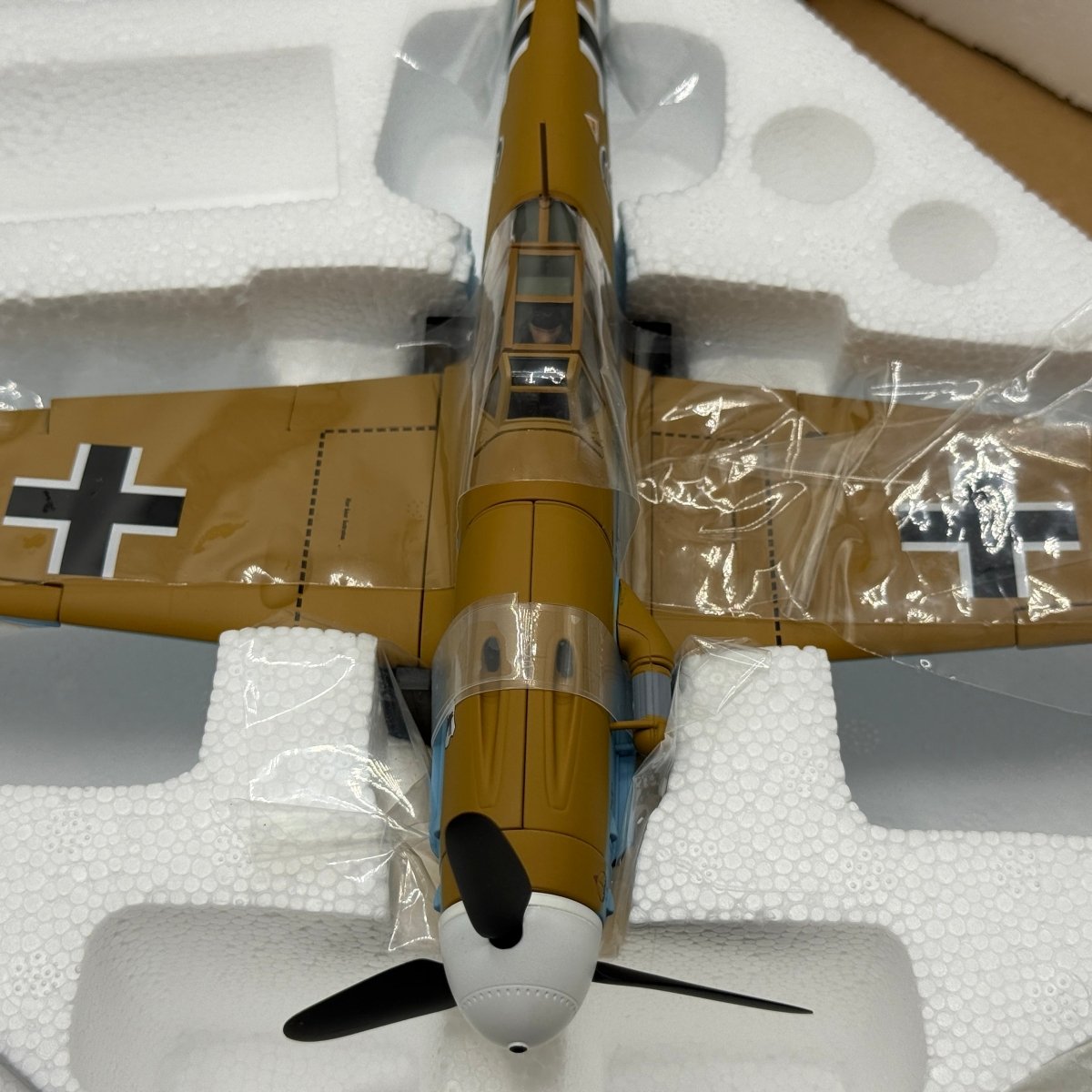 Corgi AA34909 1:32 Messerschmitt Bf 109G-2 Trop Black 6 Heinz Lüdemann JG 77 Libya 1942 Certificate 02/999 - Corgi