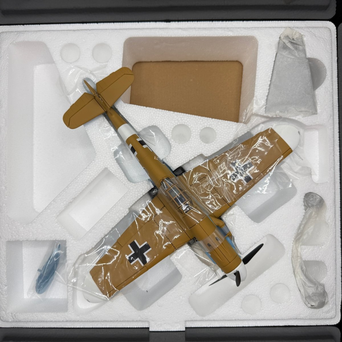 Corgi AA34909 1:32 Messerschmitt Bf 109G-2 Trop Black 6 Heinz Lüdemann JG 77 Libya 1942 Certificate 02/999 - Corgi