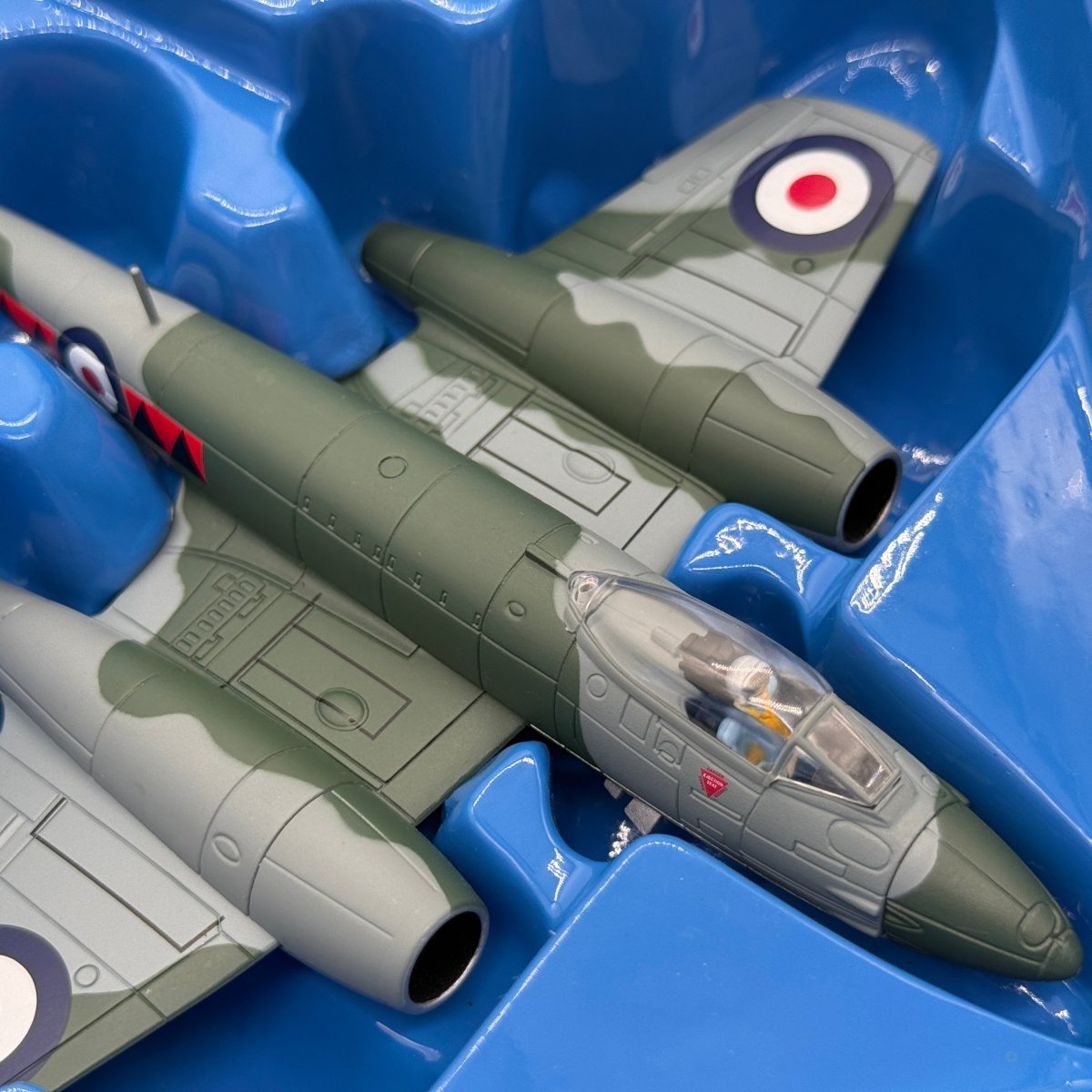 Corgi AA35002 1:72 Gloster Meteor F.Mk 8 RAF No.601 Sqn RAF North Weald England 1950s - Corgi