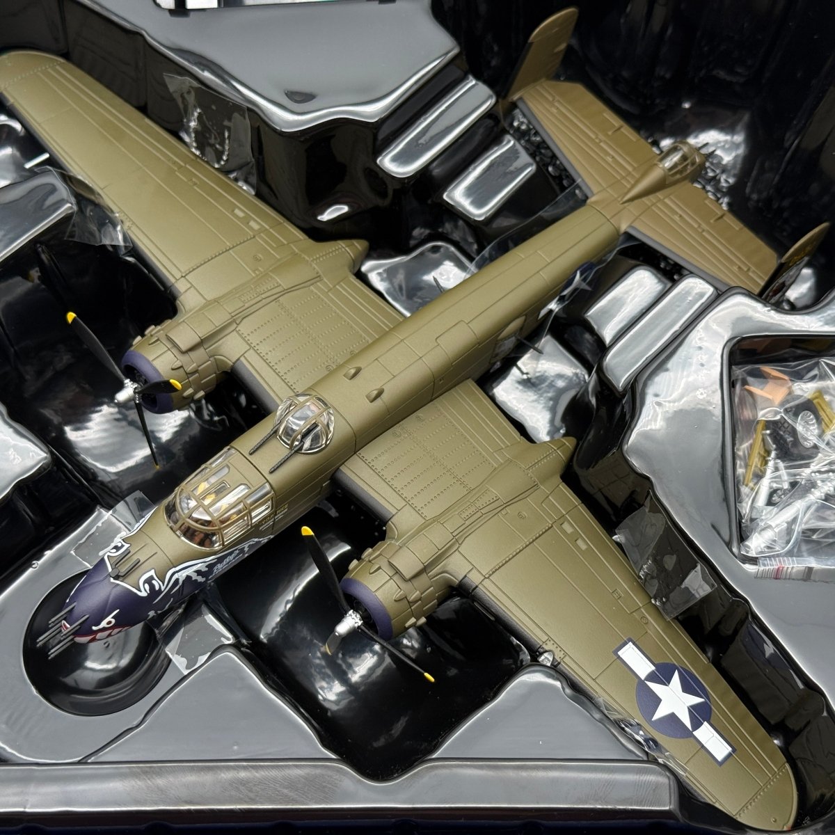 Corgi AA35314 1:72 North American B-25J Mitchell 44-30934 Betty's Dream 499th BS 345th BG Ie Shima Okinawa 1945 - Corgi