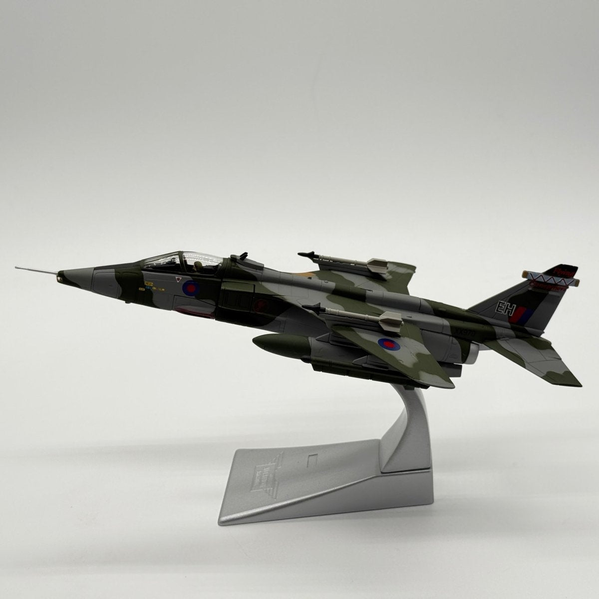 Corgi AA35401 1:72 SEPECAT Jaguar GR.Mk 1 RAF No.6 Sqn XX970 RAF Coltishall England 1990 - Corgi