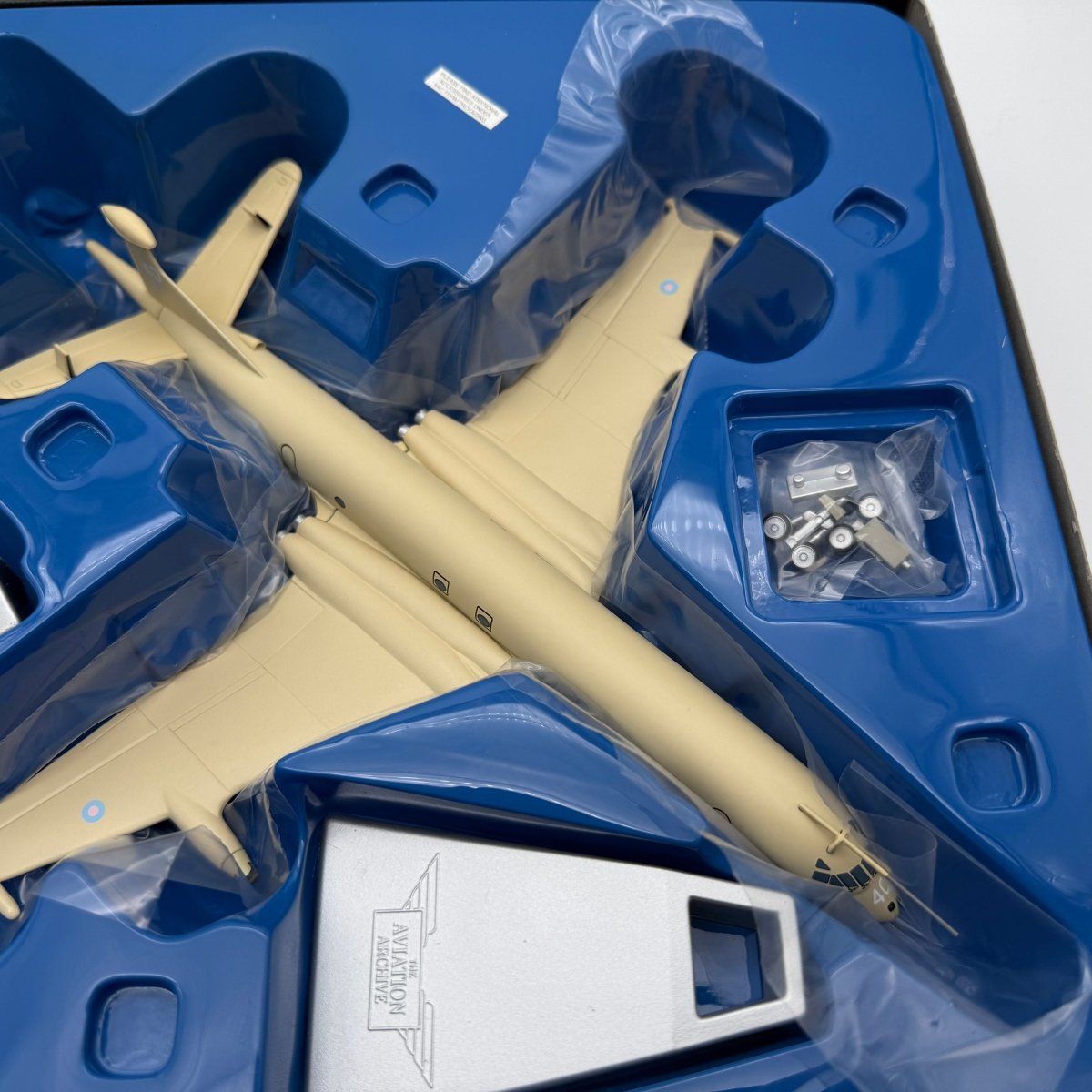 Corgi AA35601 1:144 BAe Nimrod MR.2 XV240 No. 201 Sqn RAF Kinloss Scotland 2004 - Corgi