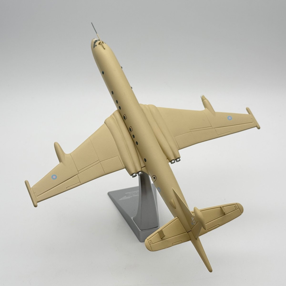 Corgi AA35601 1:144 BAe Nimrod MR.2 XV240 No. 201 Sqn RAF Kinloss Scotland 2004 - Corgi