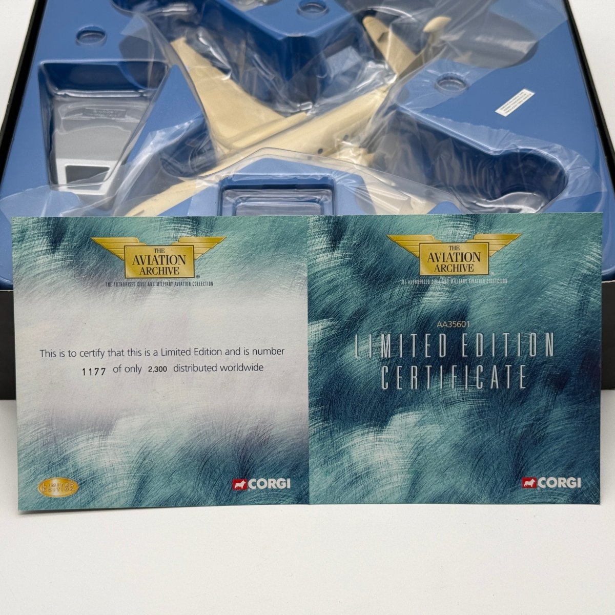 Corgi AA35601 1:144 BAe Nimrod MR.2 XV240 No. 201 Sqn RAF Kinloss Scotland 2004 - Corgi