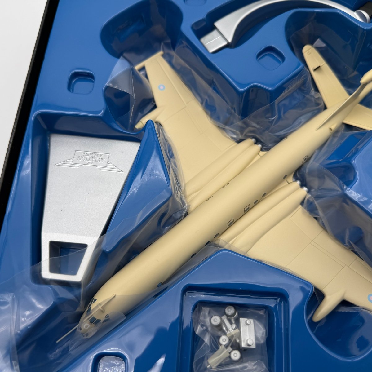 Corgi AA35601 1:144 BAe Nimrod MR.2 XV240 No. 201 Sqn RAF Kinloss Scotland 2004 - Corgi