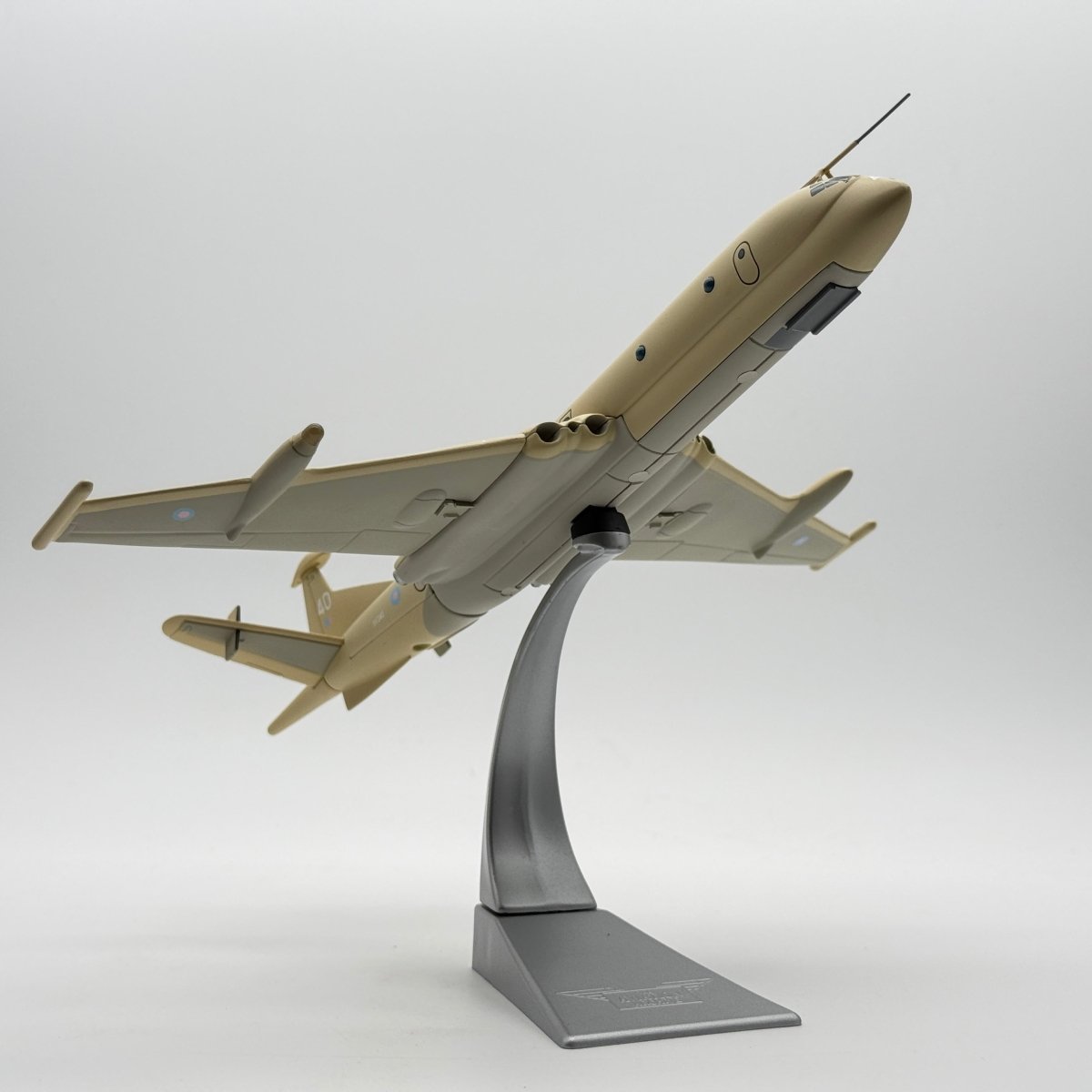 Corgi AA35601 1:144 BAe Nimrod MR.2 XV240 No. 201 Sqn RAF Kinloss Scotland 2004 - Corgi