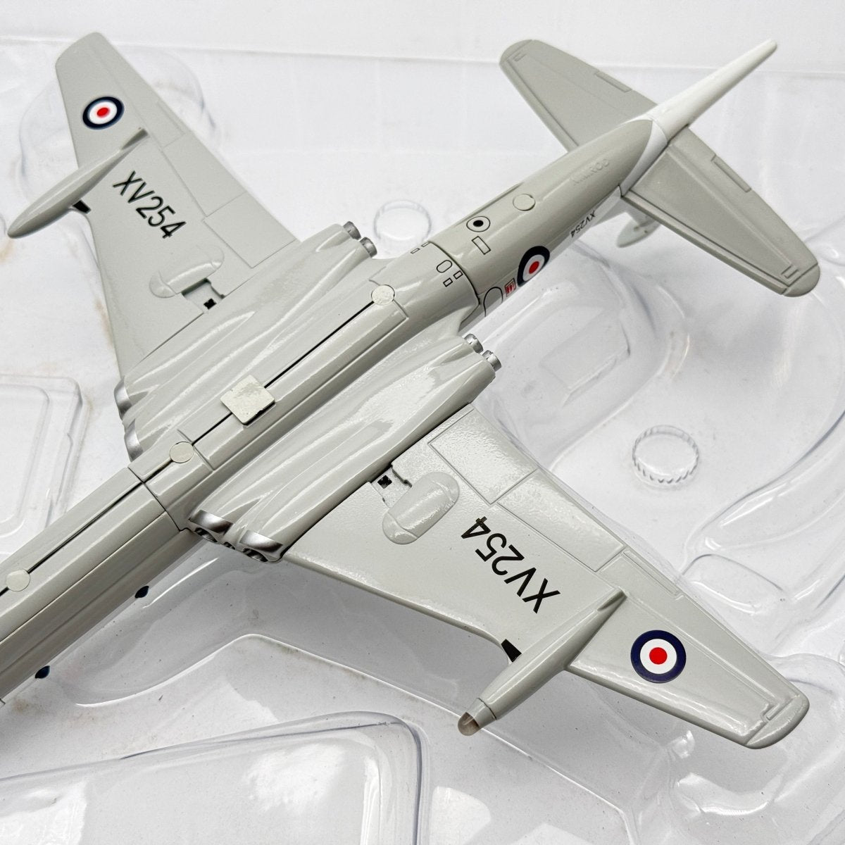 Corgi AA35602 1:144 Hawker Siddeley Nimrod MR.1 XV254 RAF Kinloss Scotland 1977 - Corgi