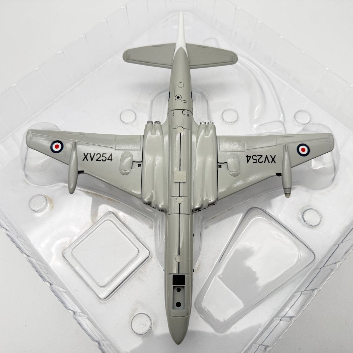 Corgi AA35602 1:144 Hawker Siddeley Nimrod MR.1 XV254 RAF Kinloss Scotland 1977 - Corgi