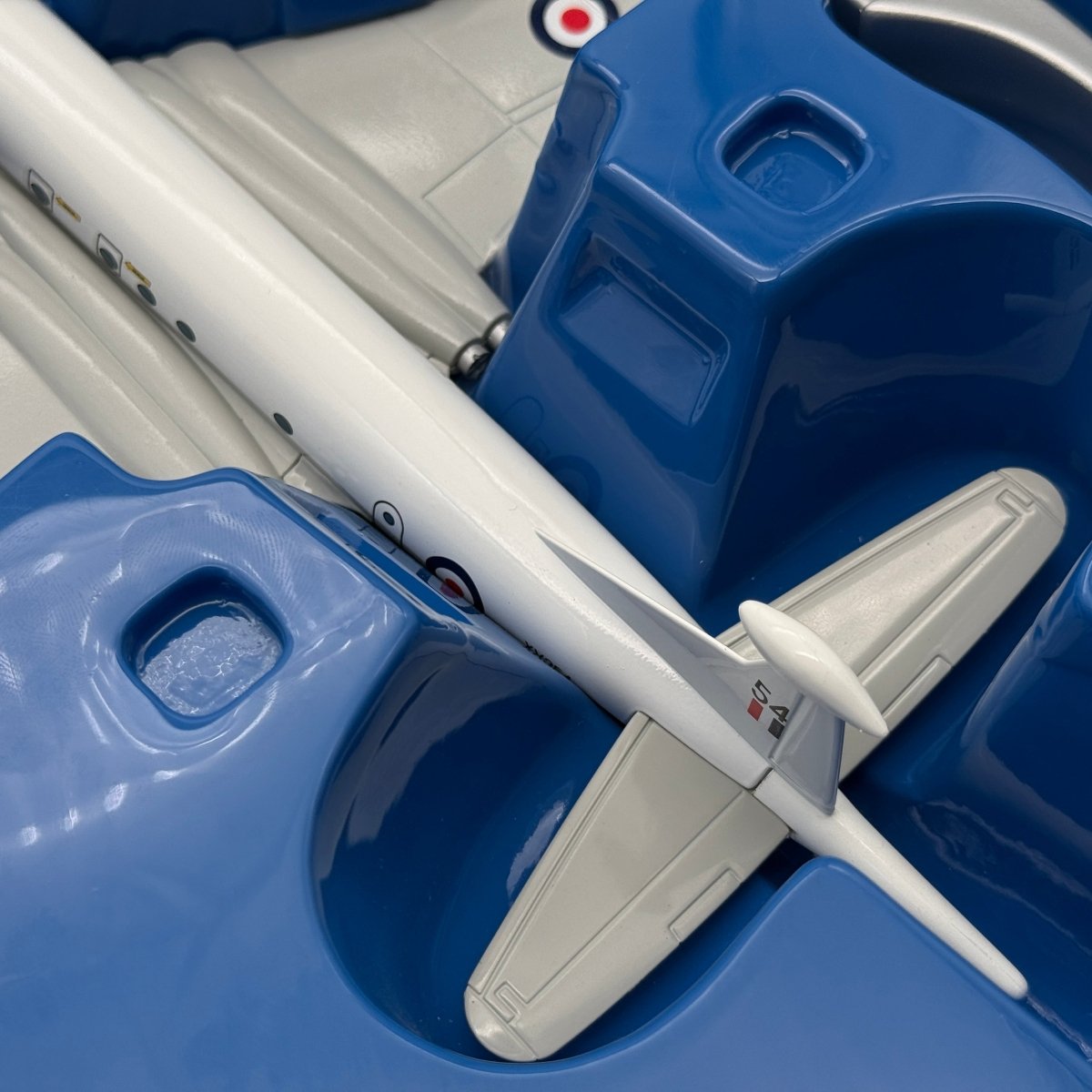 Corgi AA35602 1:144 Hawker Siddeley Nimrod MR.1 XV254 RAF Kinloss Scotland 1977 - Corgi