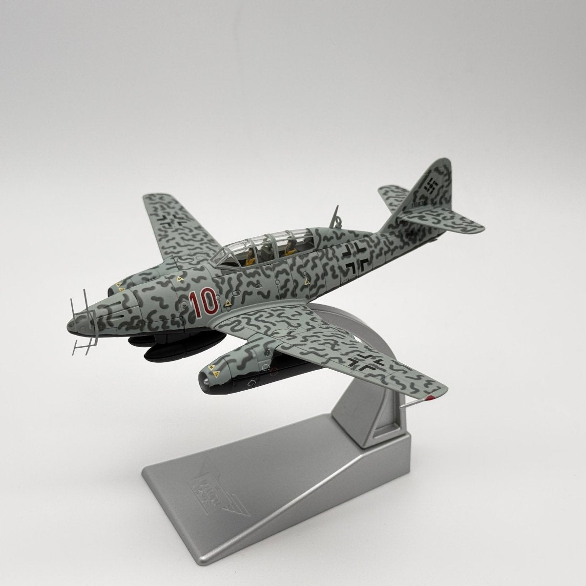 Corgi AA35709 1:72 Messerschmitt Me 262B Luftwaffe 10./NJG 11 Kurt Welter Red 10 - Corgi