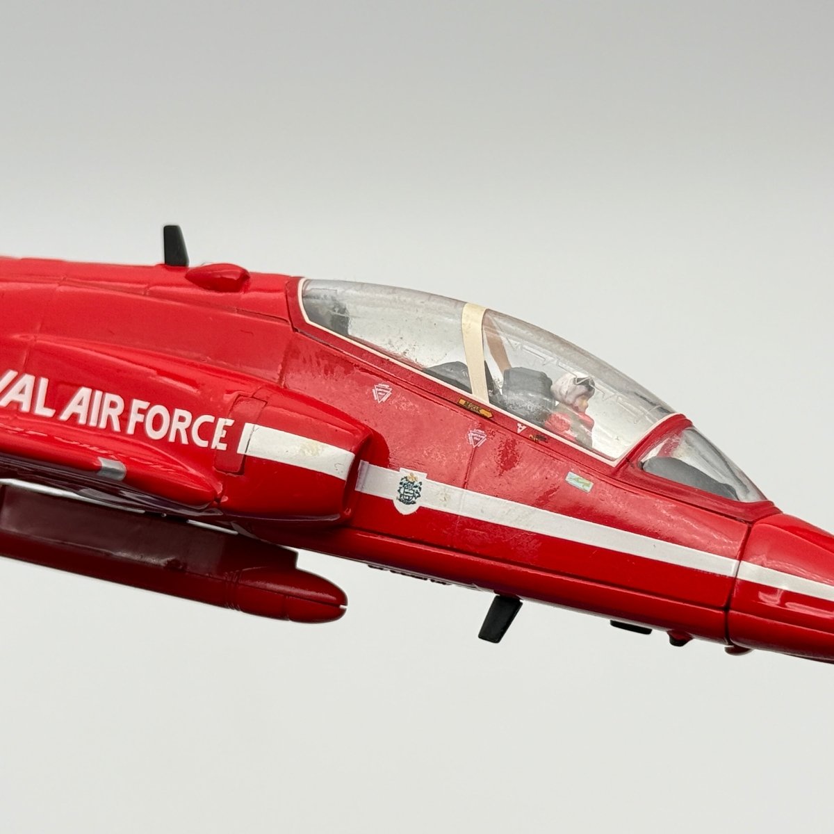 Corgi AA36012 1:72 BAe Hawk T.Mk 1 XX242 RAF Red Arrows Scampton 2016 - Corgi