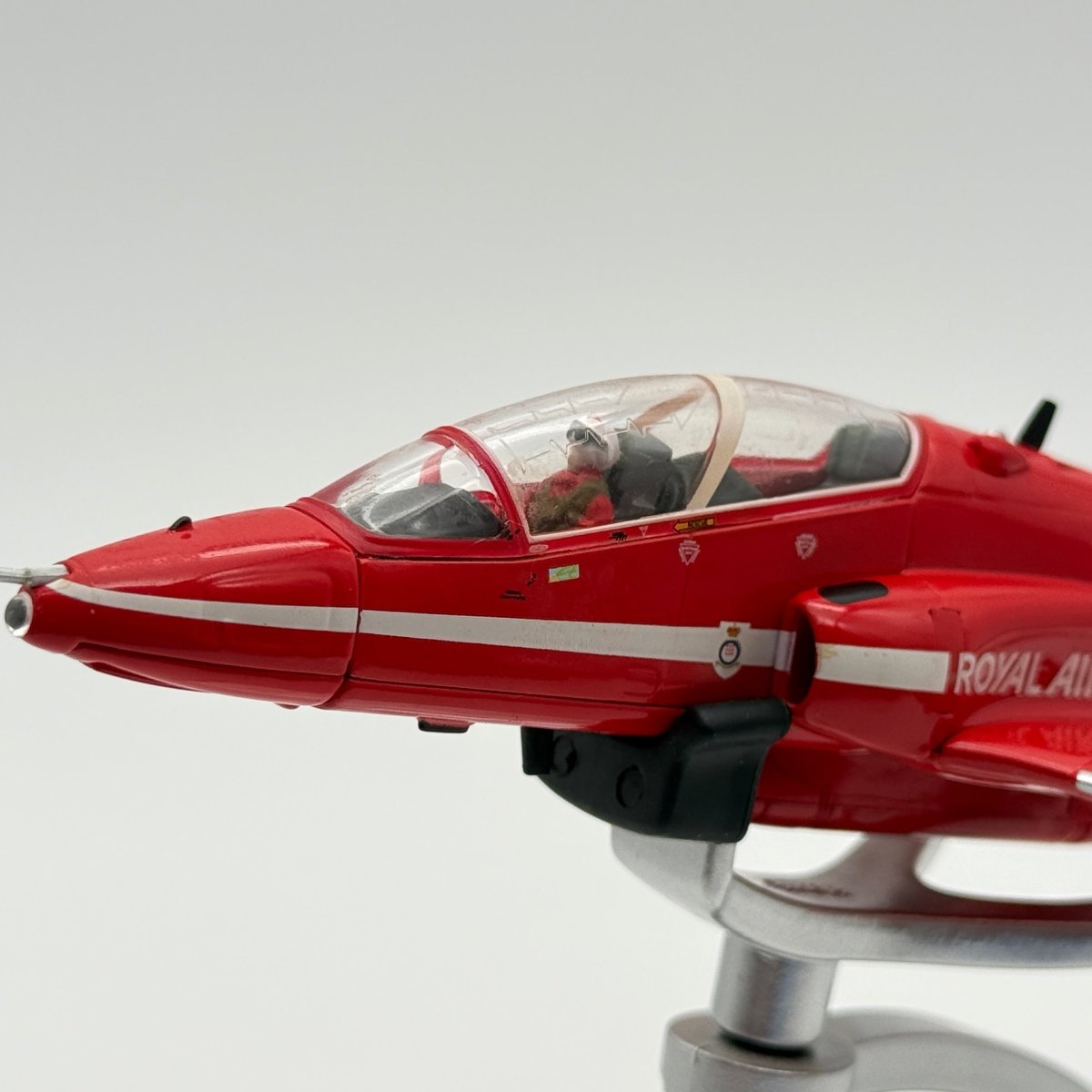 Corgi AA36012 1:72 BAe Hawk T.Mk 1 XX242 RAF Red Arrows Scampton 2016 - Corgi
