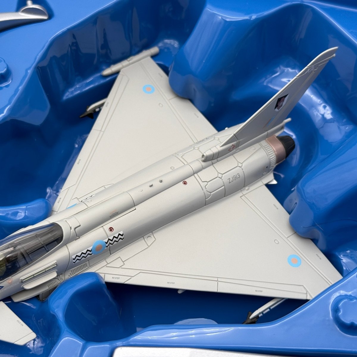 Corgi AA36401 1:72 Eurofighter Typhoon F.2 No. 17(R) Squadron RAF Coningsby 2006 - Corgi