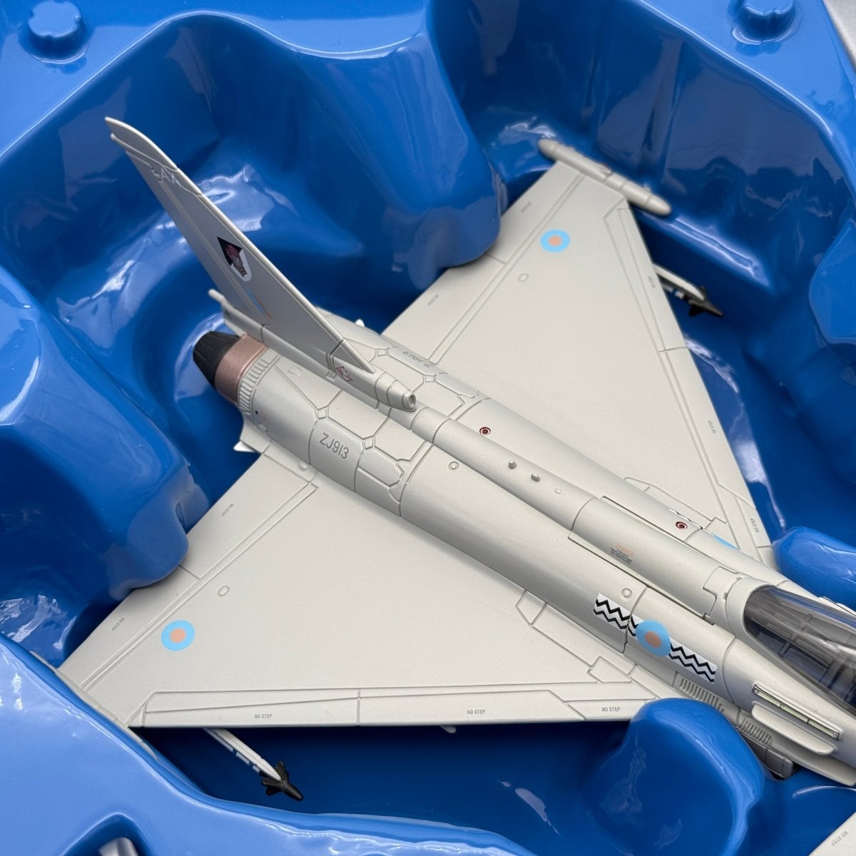 Corgi AA36401 1:72 Eurofighter Typhoon F.2 No. 17(R) Squadron RAF Coningsby 2006 - Corgi