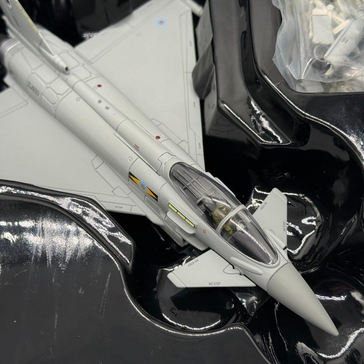 Corgi AA36406 1:72 Eurofighter Typhoon F.Mk 2 RAF No.11 Sqn Libya 2011 - Corgi