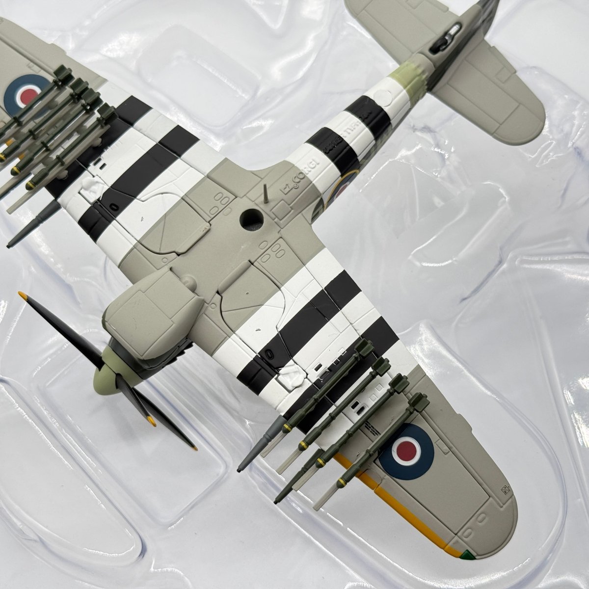 Corgi AA36512 1:72 Hawker Typhoon Mk I RAF No.245 Northern Rhodesian Sqn D-Day England 1944 - Corgi